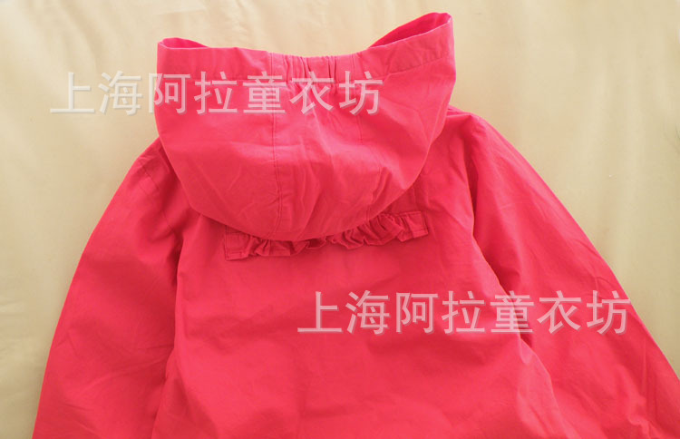 出口欧洲 大红绣花 女童<em>风衣</em> 宝宝<em>外套 中童风衣</em>