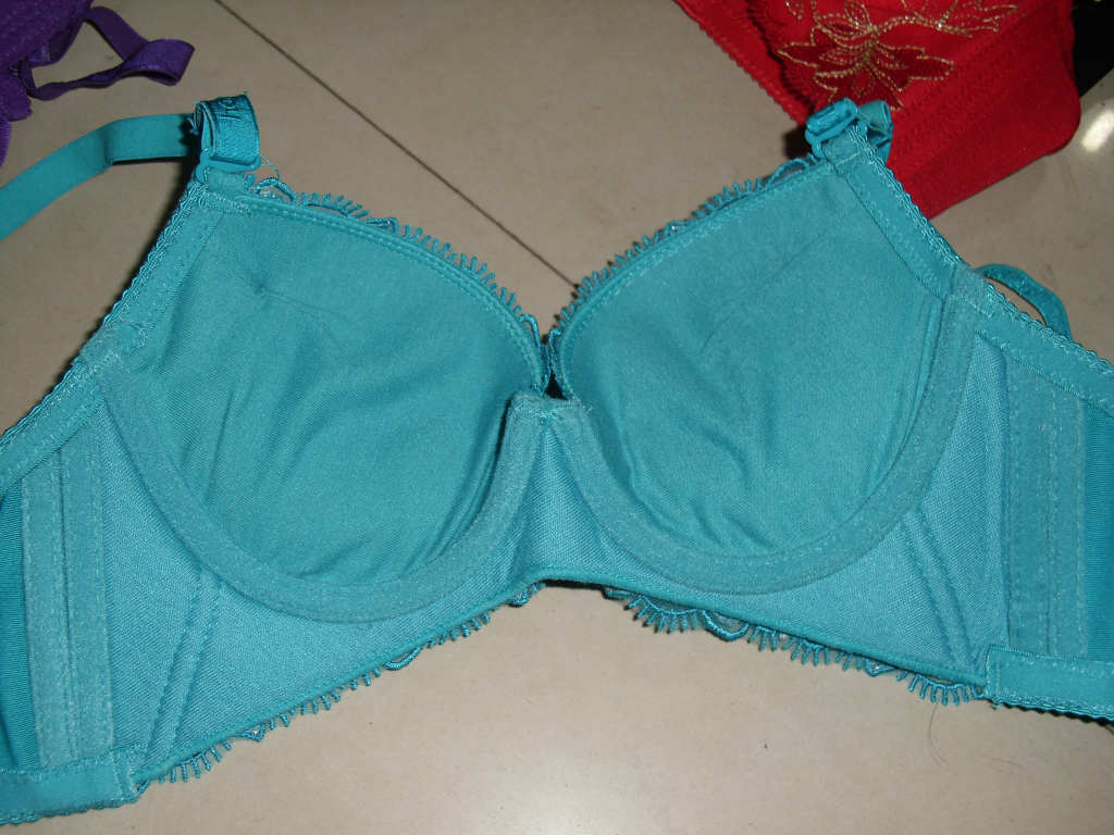 【<em>文胸批发</em> <em>红豆</em>品牌 调整性 中厚杯 3/4罩杯 库