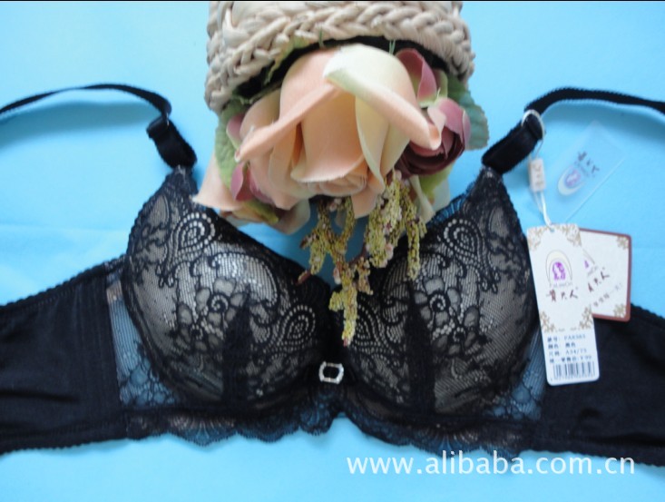 【<em>贵夫人</em>FA8585<em>文胸</em> 厚模<em>杯</em>聚拢/上托效果佳