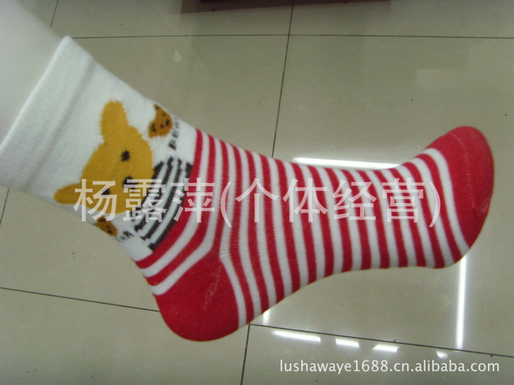 韩国袜子批发义乌地摊袜子批发2角美女的袜子臭吗