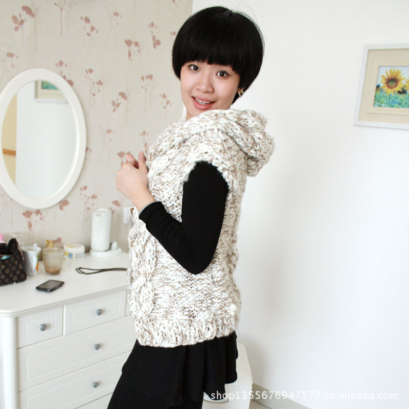 女士休闲<em>毛衣外套</em> 纯棉 出口原单 秋季新品 白黑