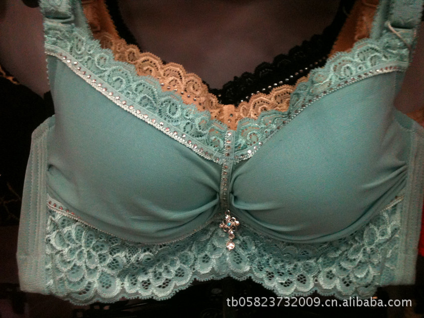 【深圳潮兴内衣供应<em>品牌嘉洛斯</em>修整形<em>文胸</em>17