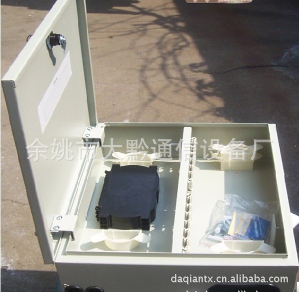 壁挂式光纤光缆分线箱(光纤光缆分线箱)直销工厂大黔通信