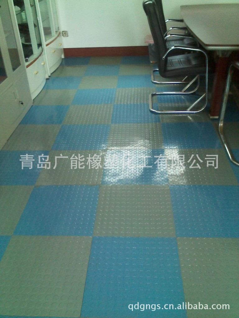 酒店防滑橡胶地板 吸音耐磨彩色橡胶地板 青岛橡胶地板厂家直销