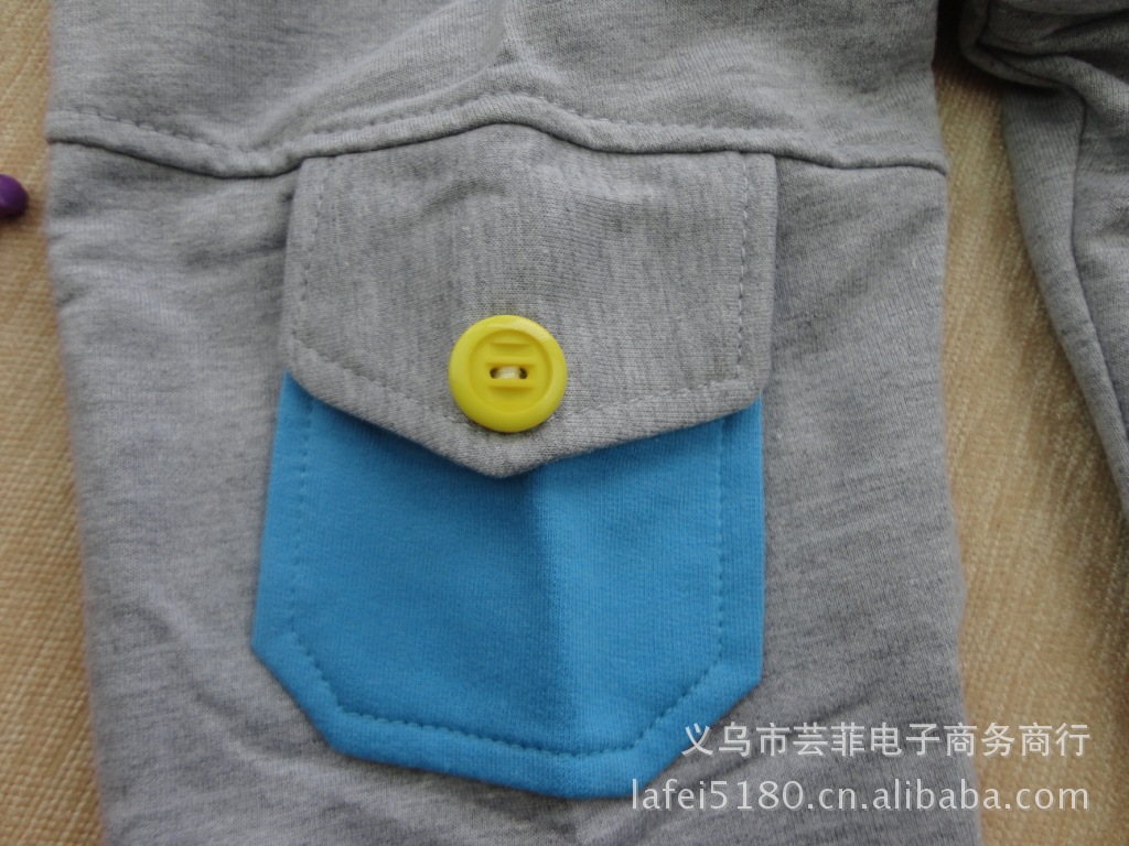 2012新款 童套装 <em>男童</em> 春秋三件套 <em>扣子开衫</em>笑