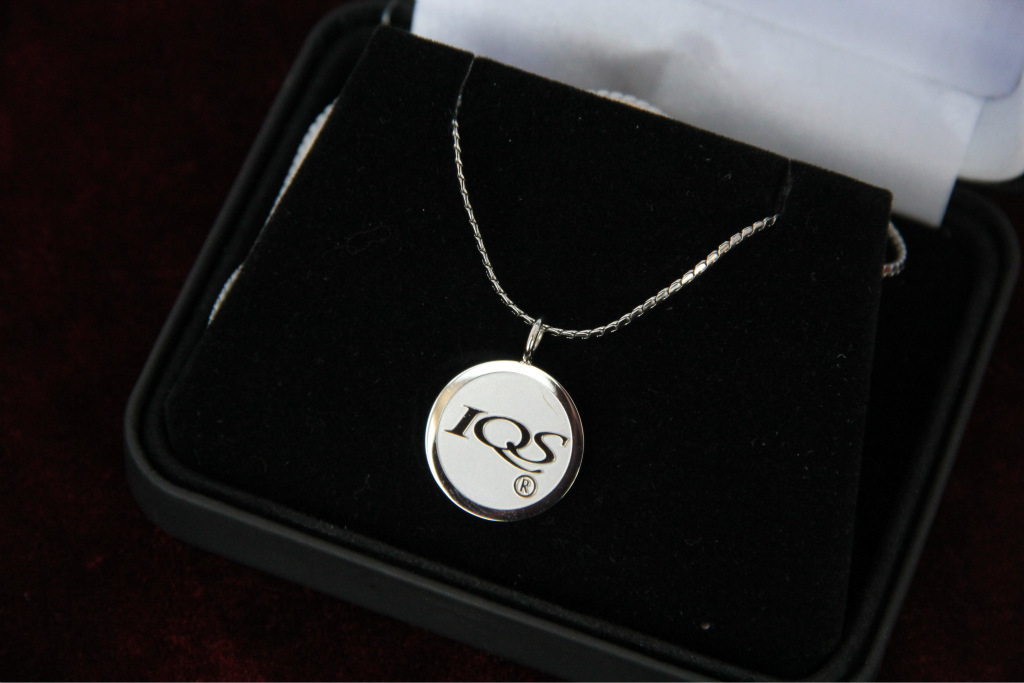 【IQS 保健康 新品牌 功能量子 女士 合金牌 缓