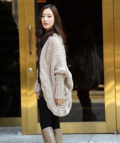 <em>韩版秋冬季毛衣外套</em>蝙蝠袖麻花不规则披风式大