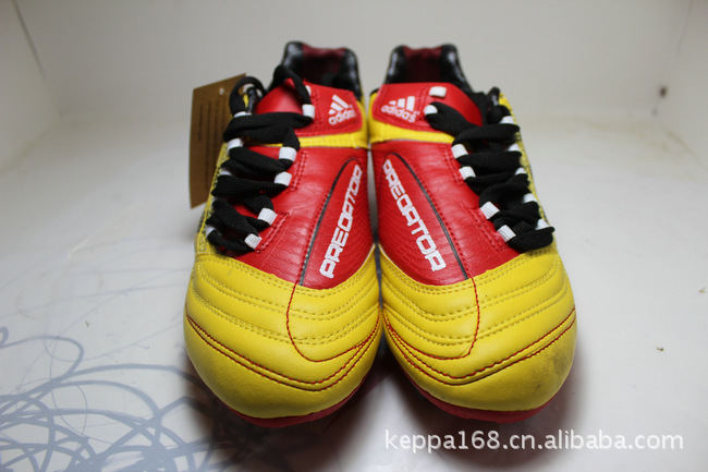 【厂家生产 adidas足球鞋 厂家直销 确保舒适合