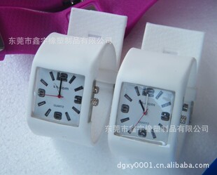 批发采购钟表-厂家推荐新款<em>宽带女士手表</em> 夜光