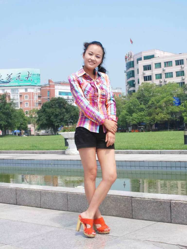 【宜都明美<em>制衣厂</em>夏装新款女装韩版<em>时尚女装</em>格