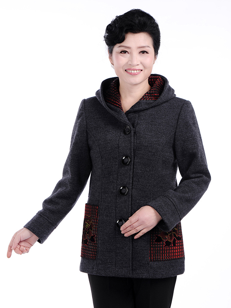 <em>批发</em>采购中老年女装-中老年<em>秋装女外套</em>妈妈装