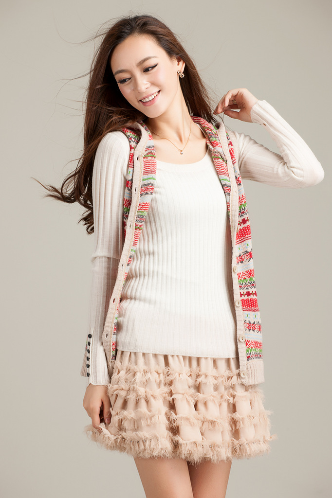 批发采购女式毛衣-秋冬<em>女装</em> 简单大方<em>年轻</em>靓丽