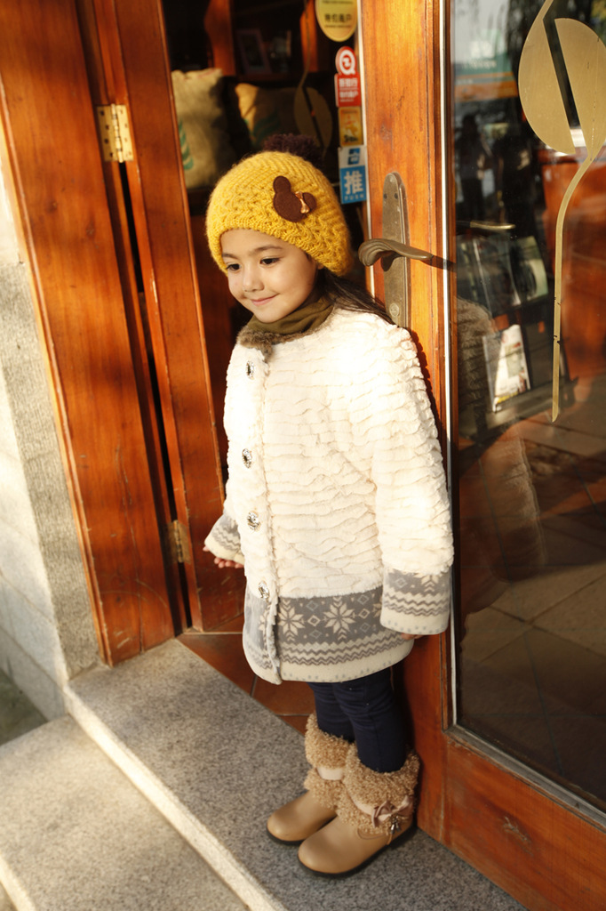 淘宝爆款 2012冬款韩版女童单排扣毛毛衣外套