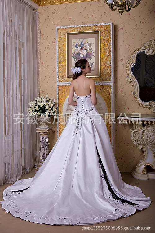 黑白搭配 端庄大气公主婚纱 可定制图片,黑白搭