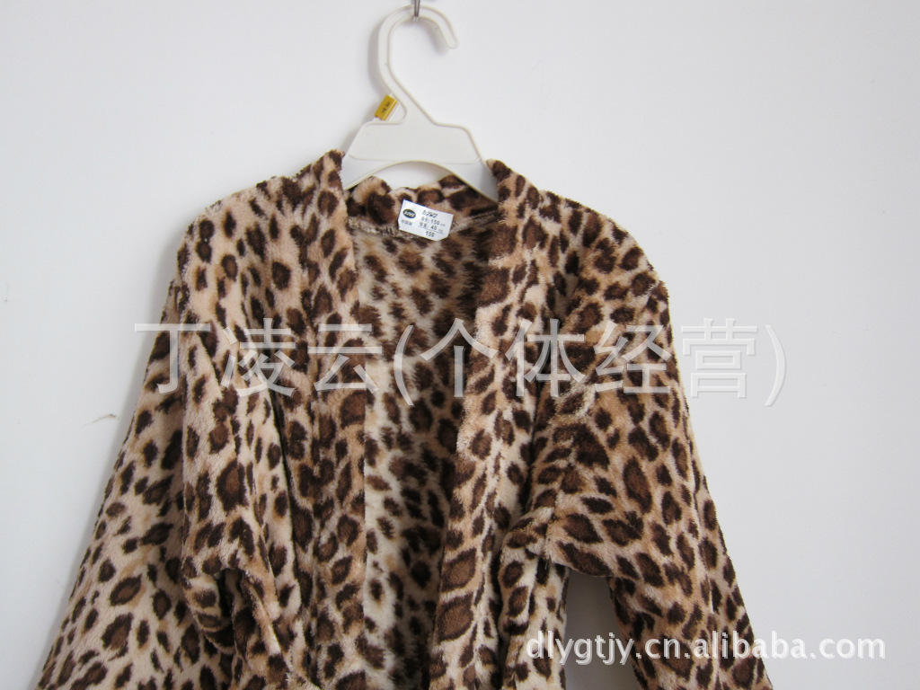 【外贸童装 儿童个性时尚<em>豹纹</em>珊瑚绒<em>睡袍</em> <em>男童</em>