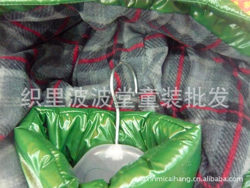 7-10岁<em>男童</em>大额<em>批发秋冬</em>字母棉<em>马甲</em> 厂家直供