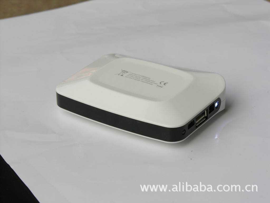 动电源 应急充 备用电源 备用电池 充电万能宝