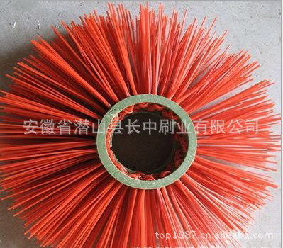 【【长中】专业生产电动环卫供应扫路车清扫刷110摩托车轮胎图片