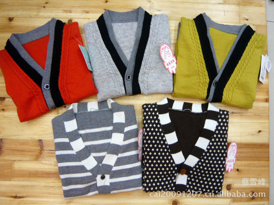 童装~韩版<em>男童</em>羊绒混纺<em>针织开衫</em>~<em>纯色</em>双门襟
