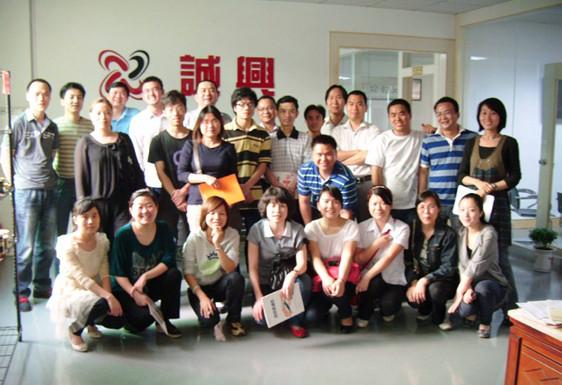 一个汽车销售员与新老顾客的对话技巧_青春无