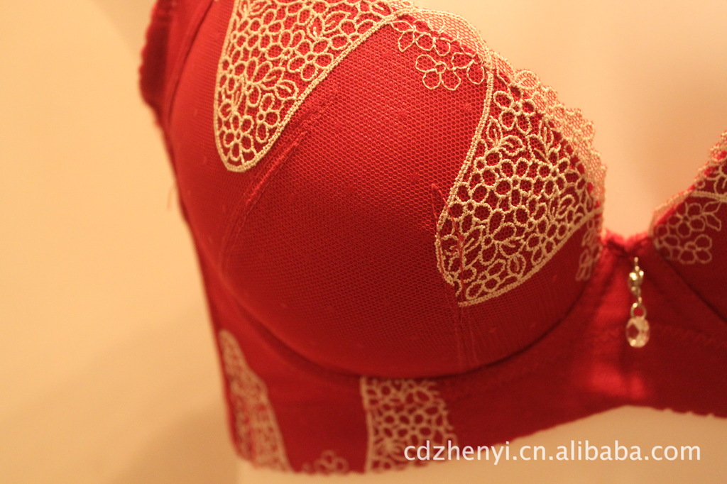 热销正品<em>慕莎</em>纯专业调整型<em>内衣</em>红玫瑰<em>精油</em>厚模