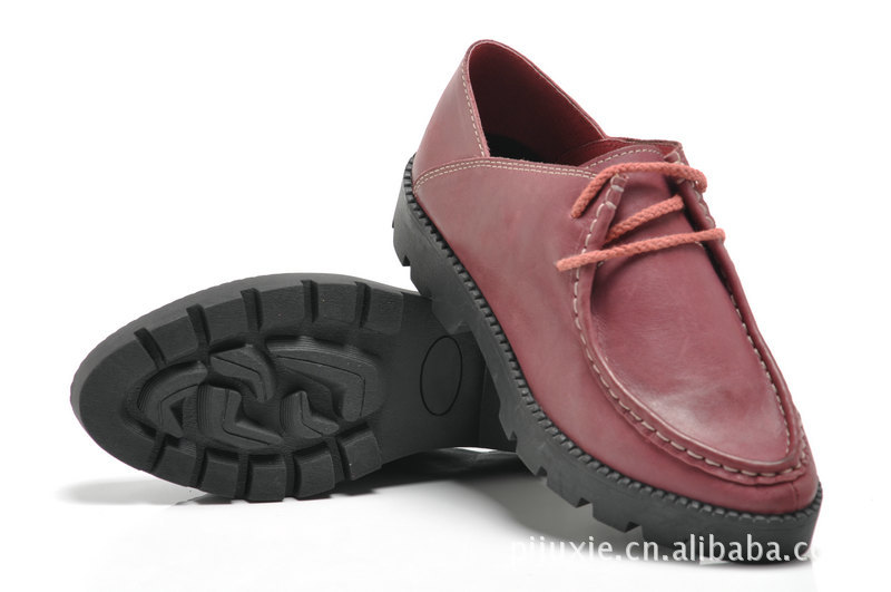 广州真皮鞋厂秋冬新款<em>女鞋批发休闲女鞋批发</em>尖