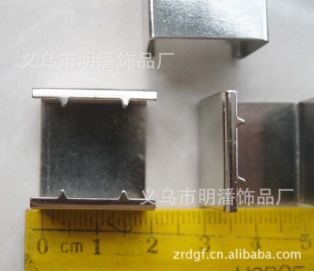 服饰箱包五金-供应IMG4199金属卡扣 <em>铁扣</em> <em>带子</em>