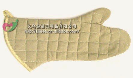 quilted   Oven Mitt Q 358
