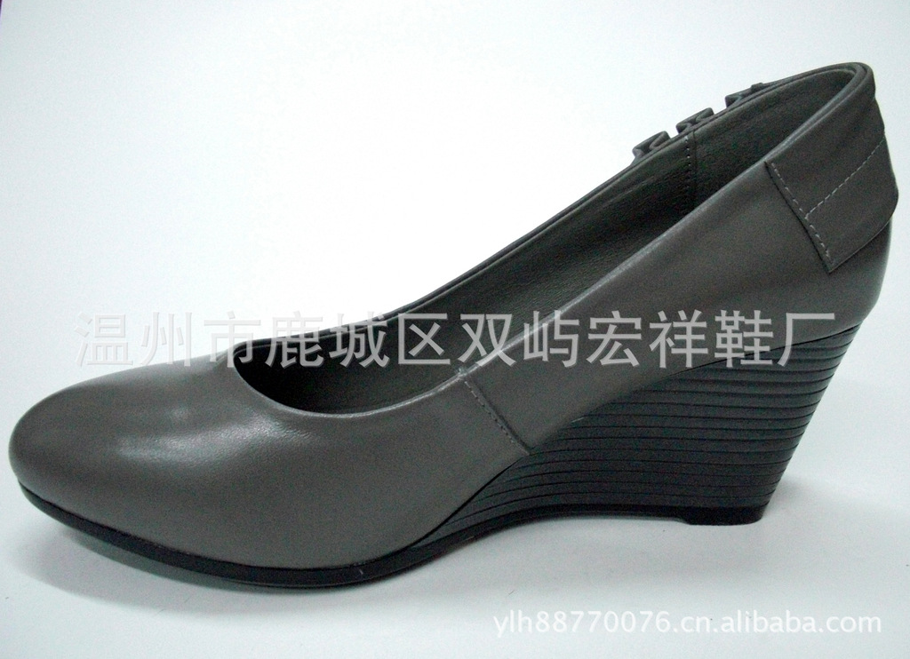 温州皮鞋厂家加工定制**女鞋 浅口坡跟时尚休闲女鞋 厂家直.