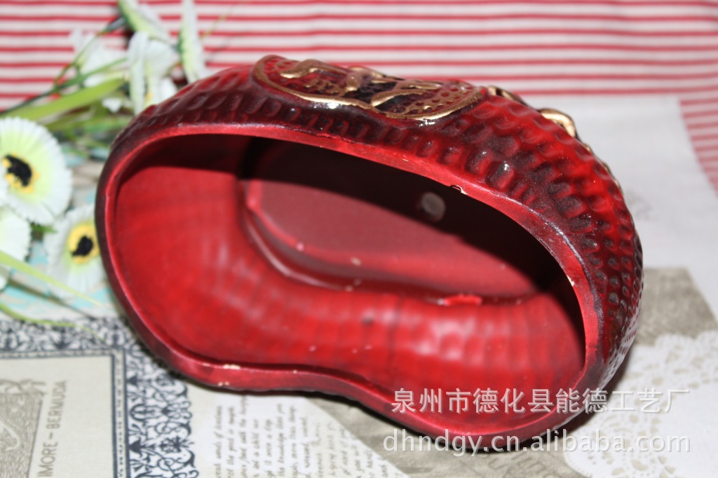 陶瓷工艺品 白云土粉色釉镂空五瓣花 椭圆形带