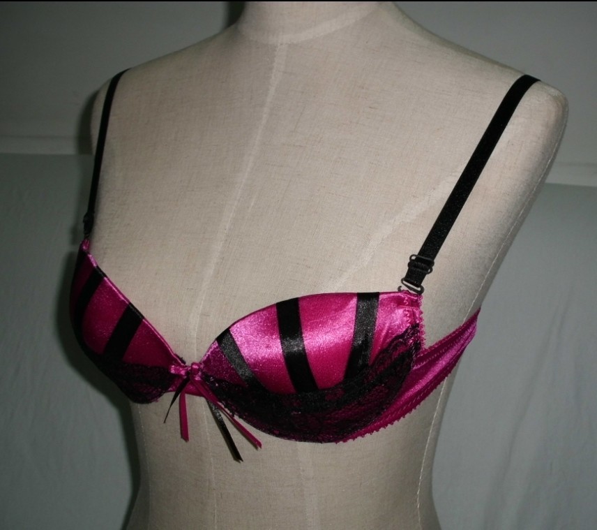 欧洲单<em>外贸文胸义乌</em>工厂直销:牛奶丝蕾丝边新