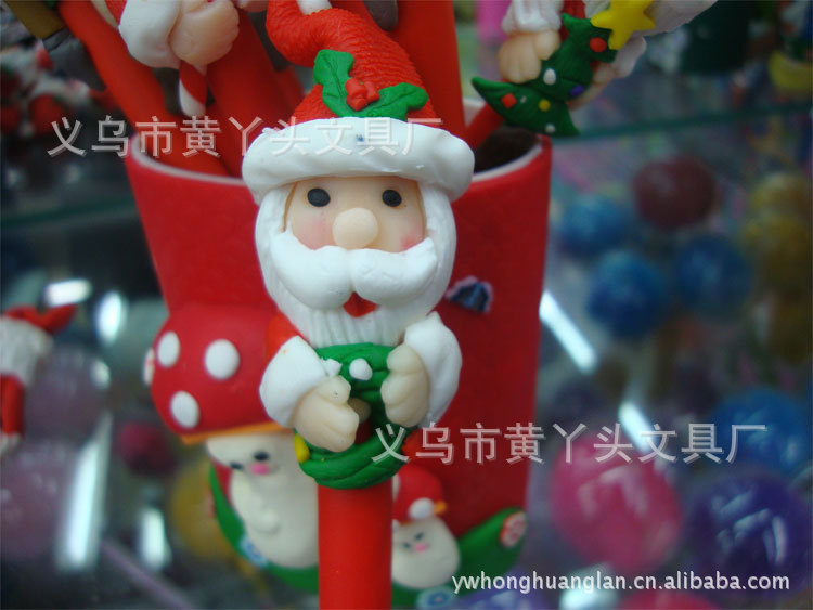 粉鱼的真人照,欧豪现任女友是谁,唱歌送花动态