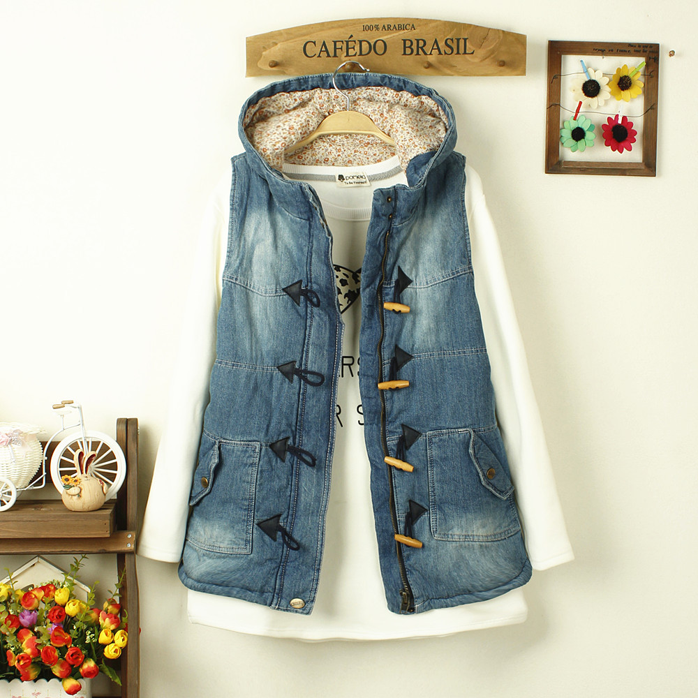 2013年秋冬新款韩版复古牛角扣<em>连帽牛仔</em>保暖