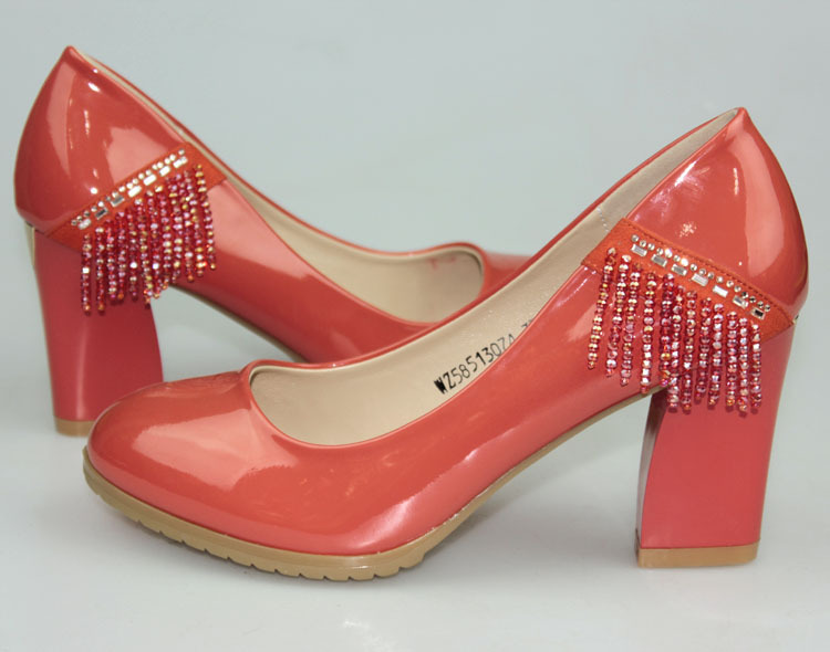 <em>慧妹女鞋 新款</em>春细跟黑单鞋 OL链子 防水台 高