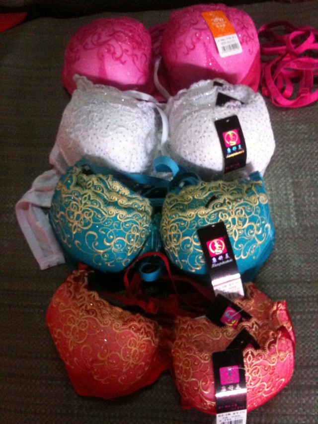 现货供应内衣<em>文胸</em> 库存正品原单高档<em>胸罩</em> 低价