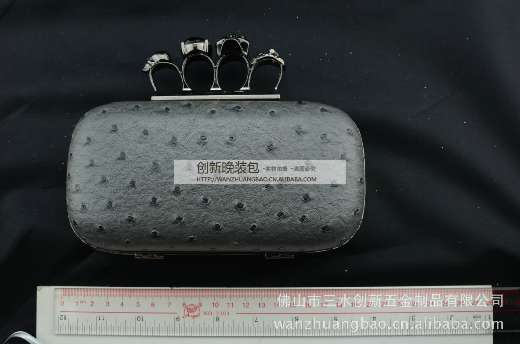 选购包包时，一定要参照尺寸介绍