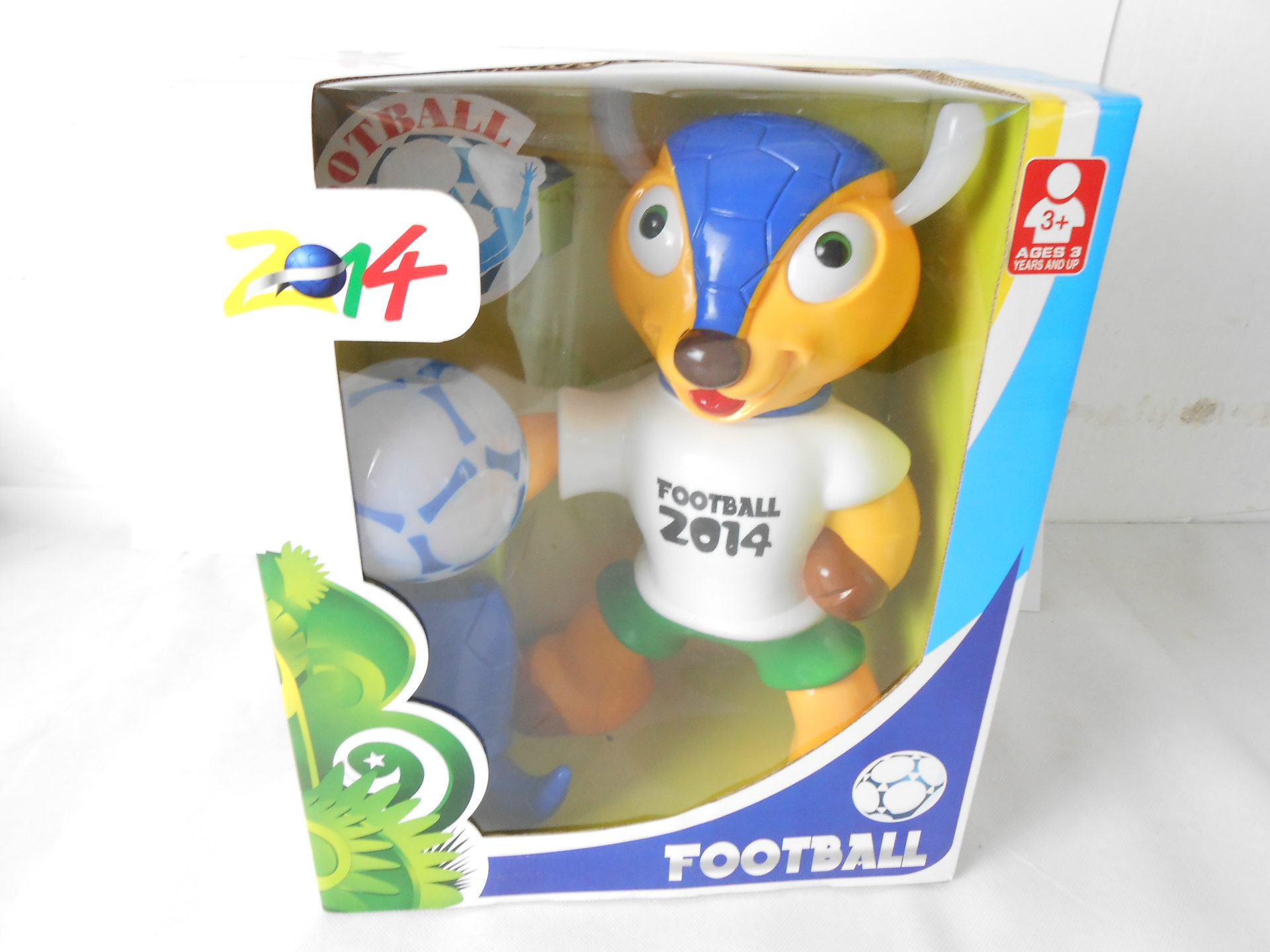 2014巴西世界杯吉祥物三色犰狳 电动玩具 世界