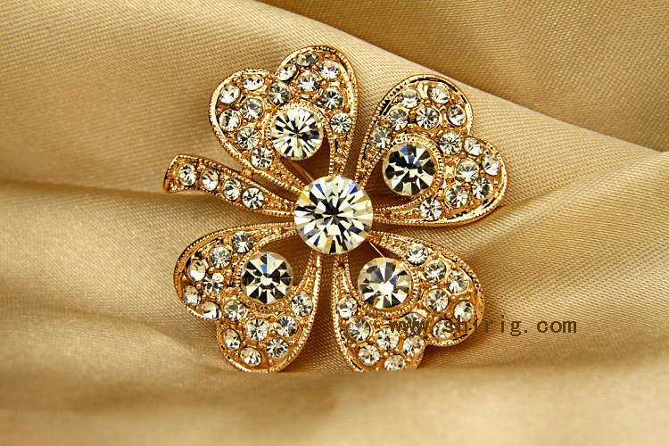 伊泰莲娜.丽晶 四叶草 胸针饰品批发 - 伊泰莲娜