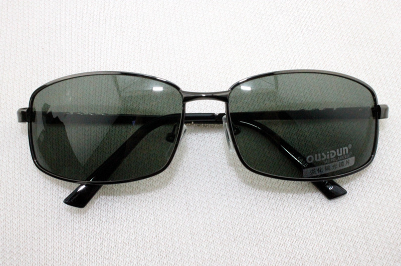 2013新款太陽鏡偏光鏡司機(jī)鏡墨鏡開車釣魚 跑江湖地?cái)倧S價(jià)直銷