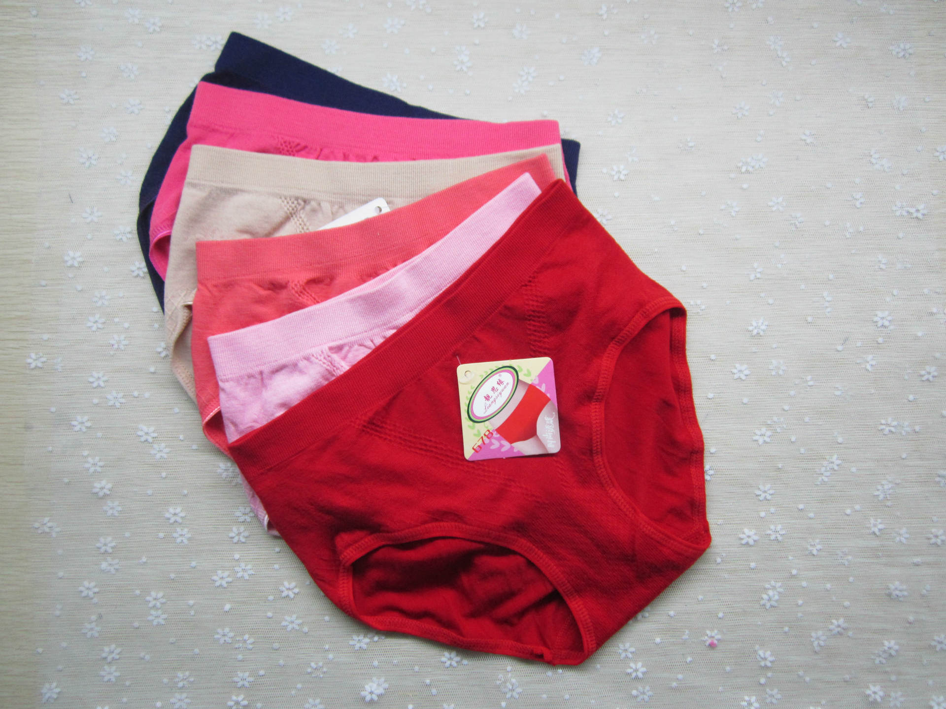 <em>厂家</em>直销 舒适 低腰无缝女式<em>内裤批发 - 厂家</em>直