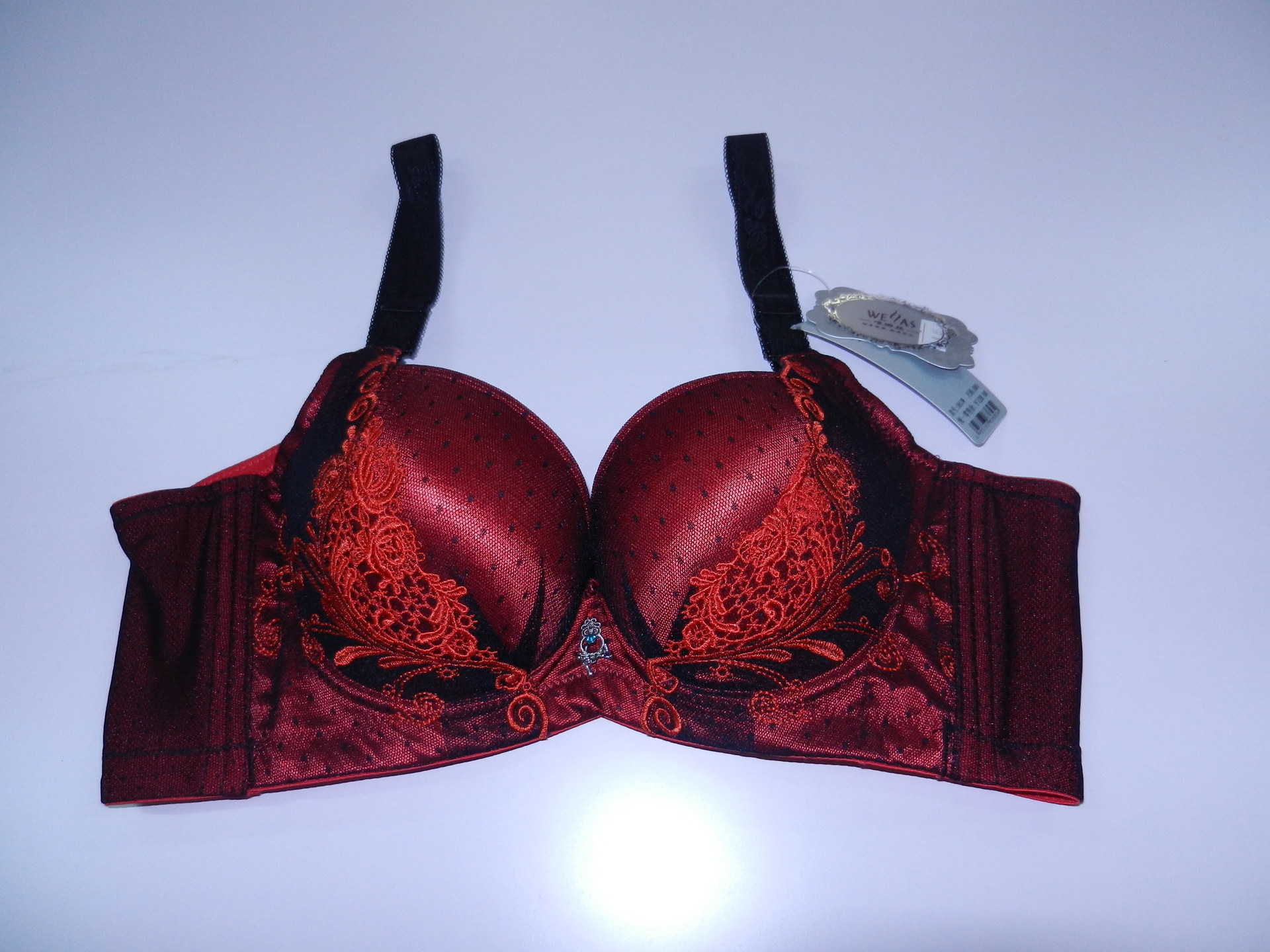 唯娜丝3853<em>加厚</em>美胸<em>聚拢</em>调整型<em>女士文胸批发</em>