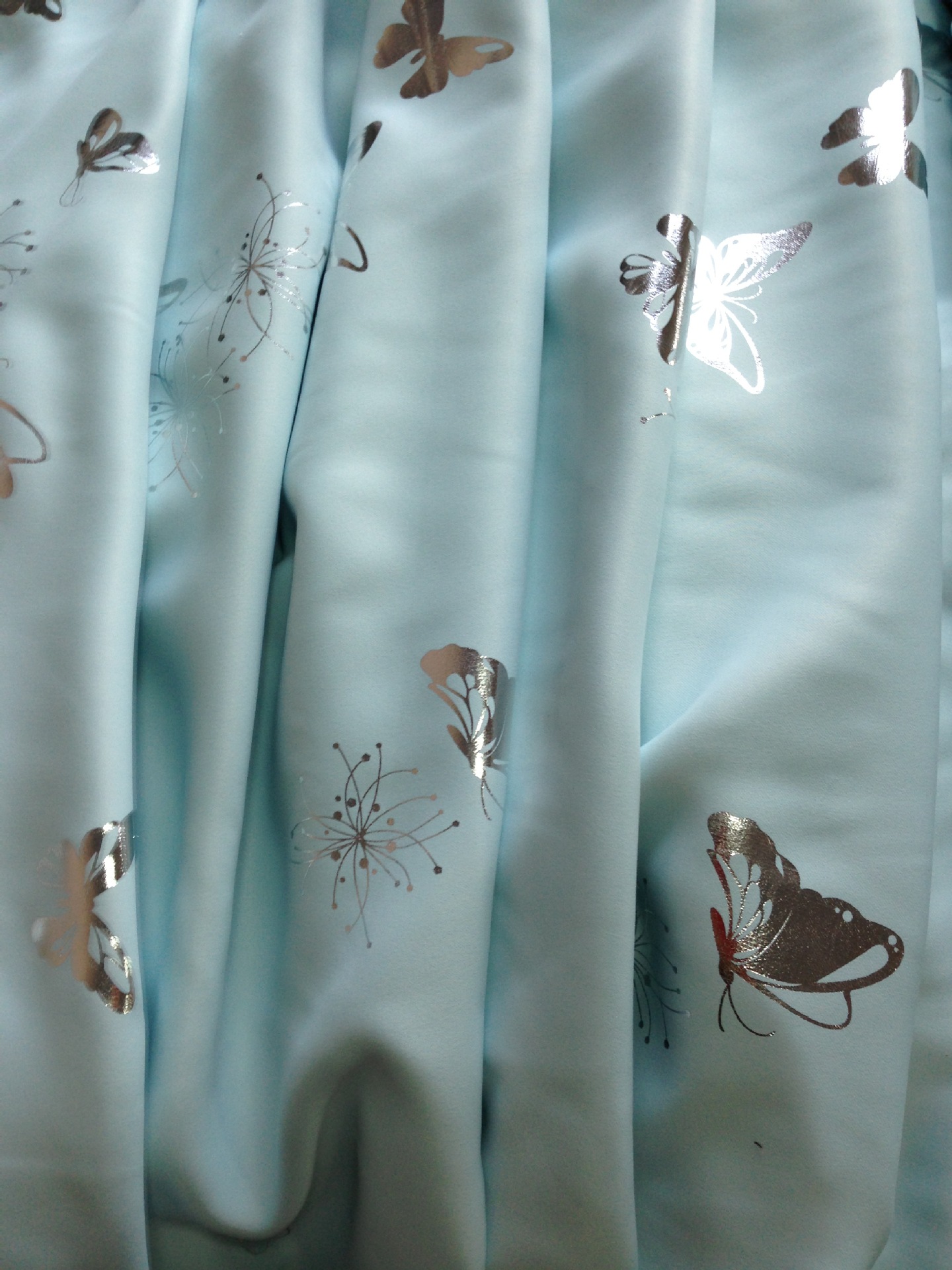 【我们厂提供优质的各种烫金窗帘布,垂感好,遮