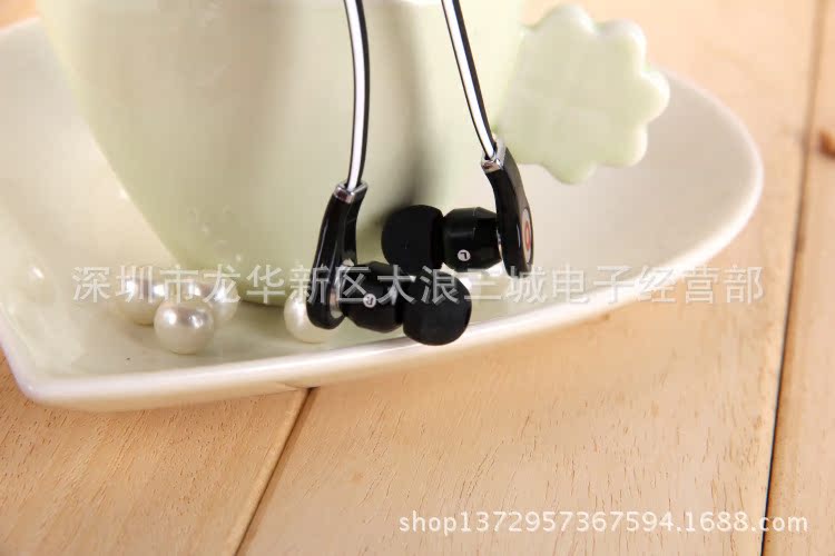 耳机-新版beats限量足球版面条带麦苹果线控带