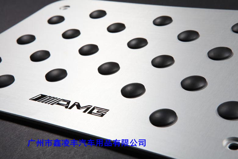 【奔驰AMG标志汽车防滑地毯踏板 铝合金橡胶