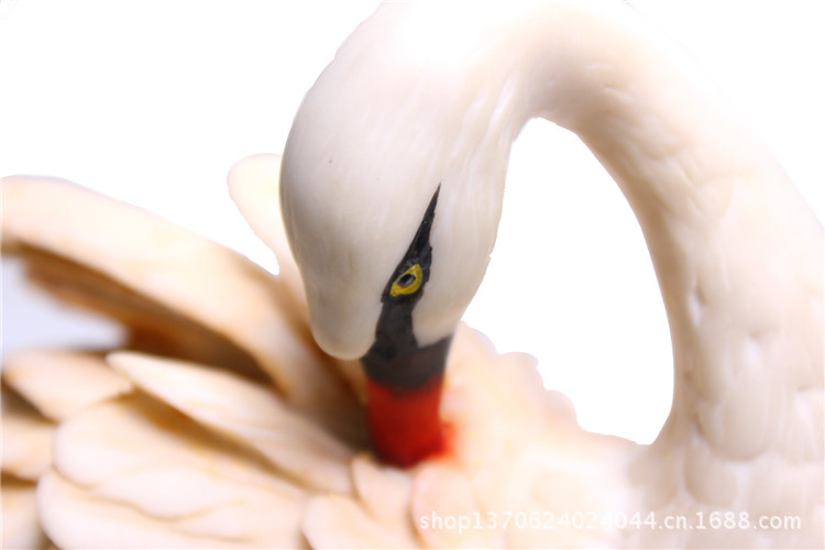 批发采购塑料、树脂工艺品-树脂情侣白天鹅工