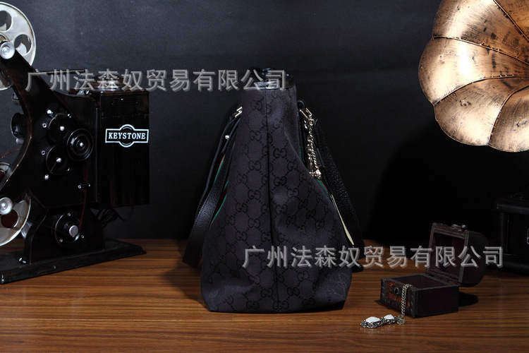 GUCCI 139260 黑色 (6)