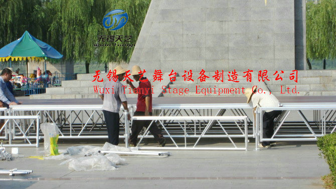 1.22x2.44 米铝合金舞台