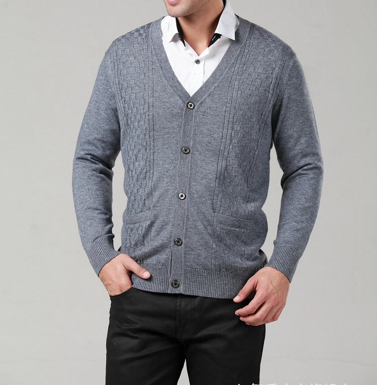 【薄款<em>中老年男士</em>羊毛衫<em>开衫毛衣</em>羊绒衫V领宽