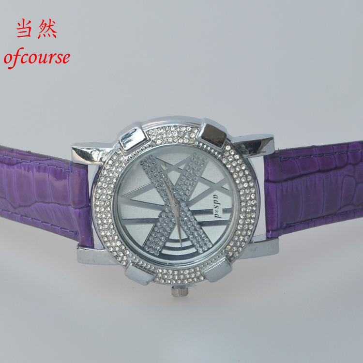 时尚品牌<em>腕表</em> 镶钻石英合金<em>女士手表 特价</em>促销