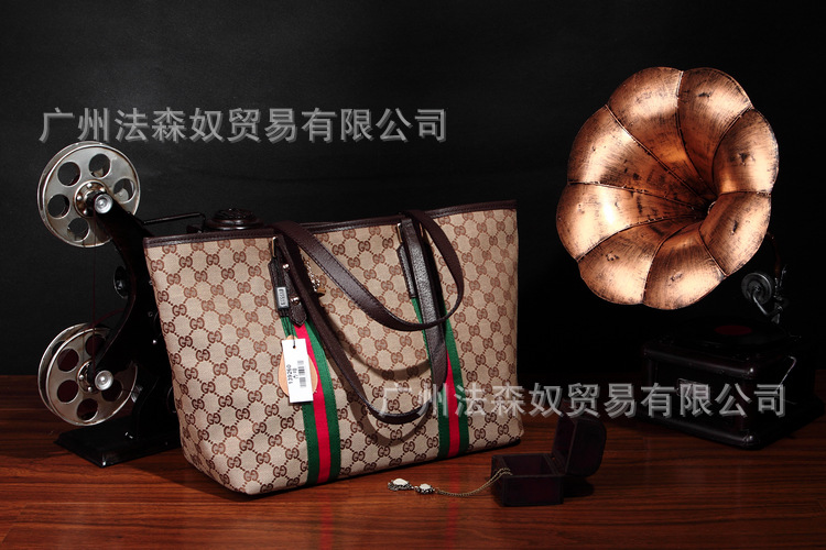 GUCCI 139260 咖啡色 (5)